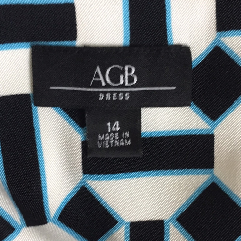 Blue, black, and white Dress size 14 - Picture 4 of 4